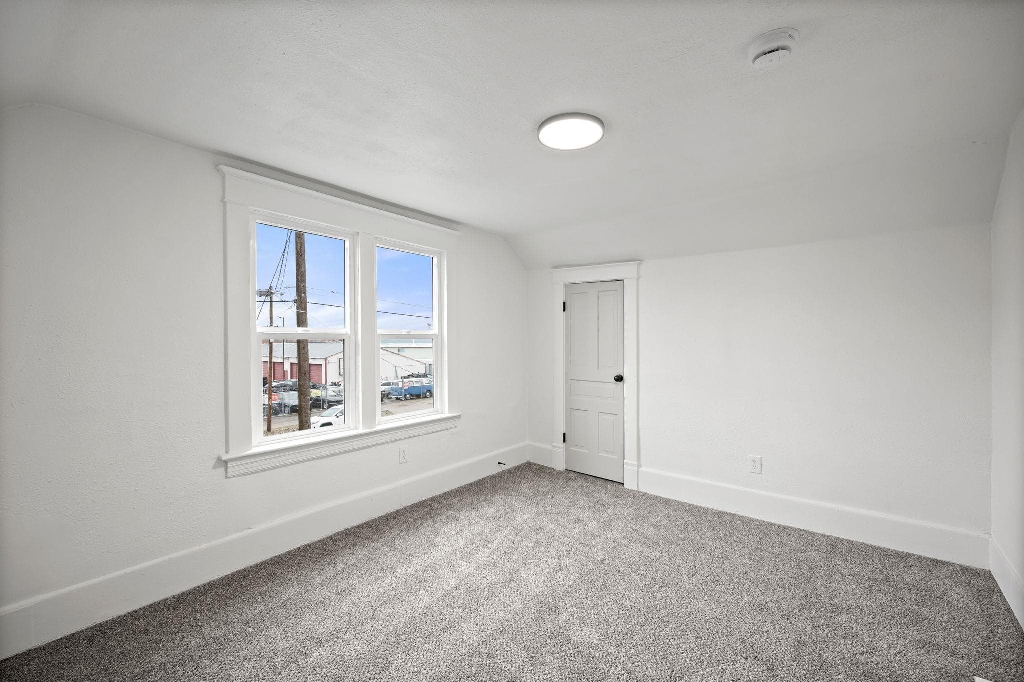 2420 N Astor St - Photo 21
