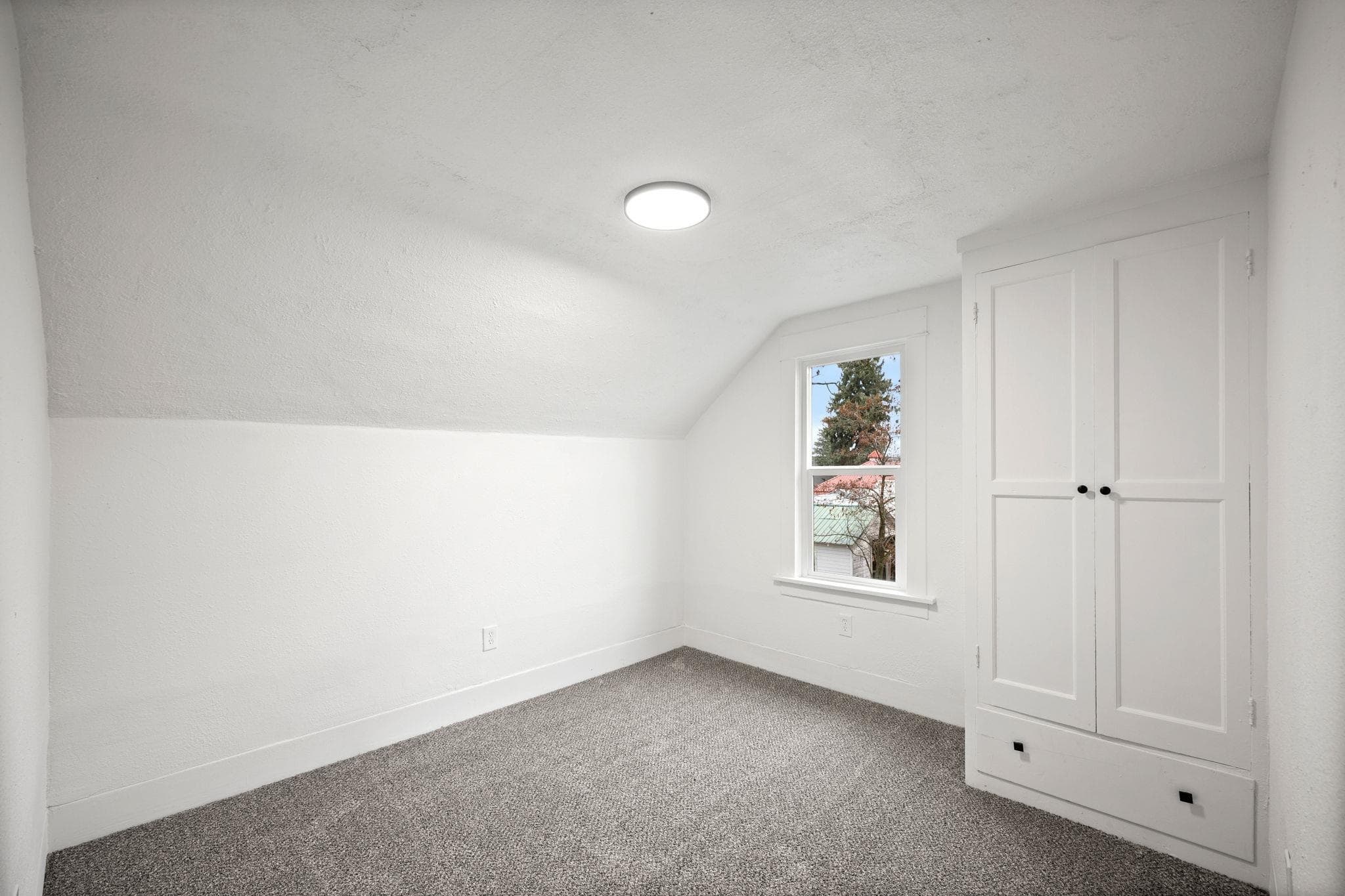 2420 N Astor St - Photo 22