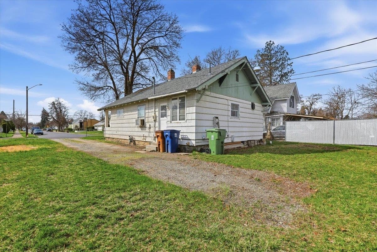 2433 E Central Ave - Photo 2