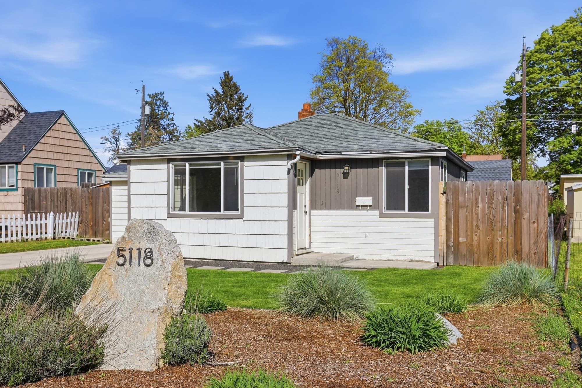 5118 N Jefferson St - Photo 1