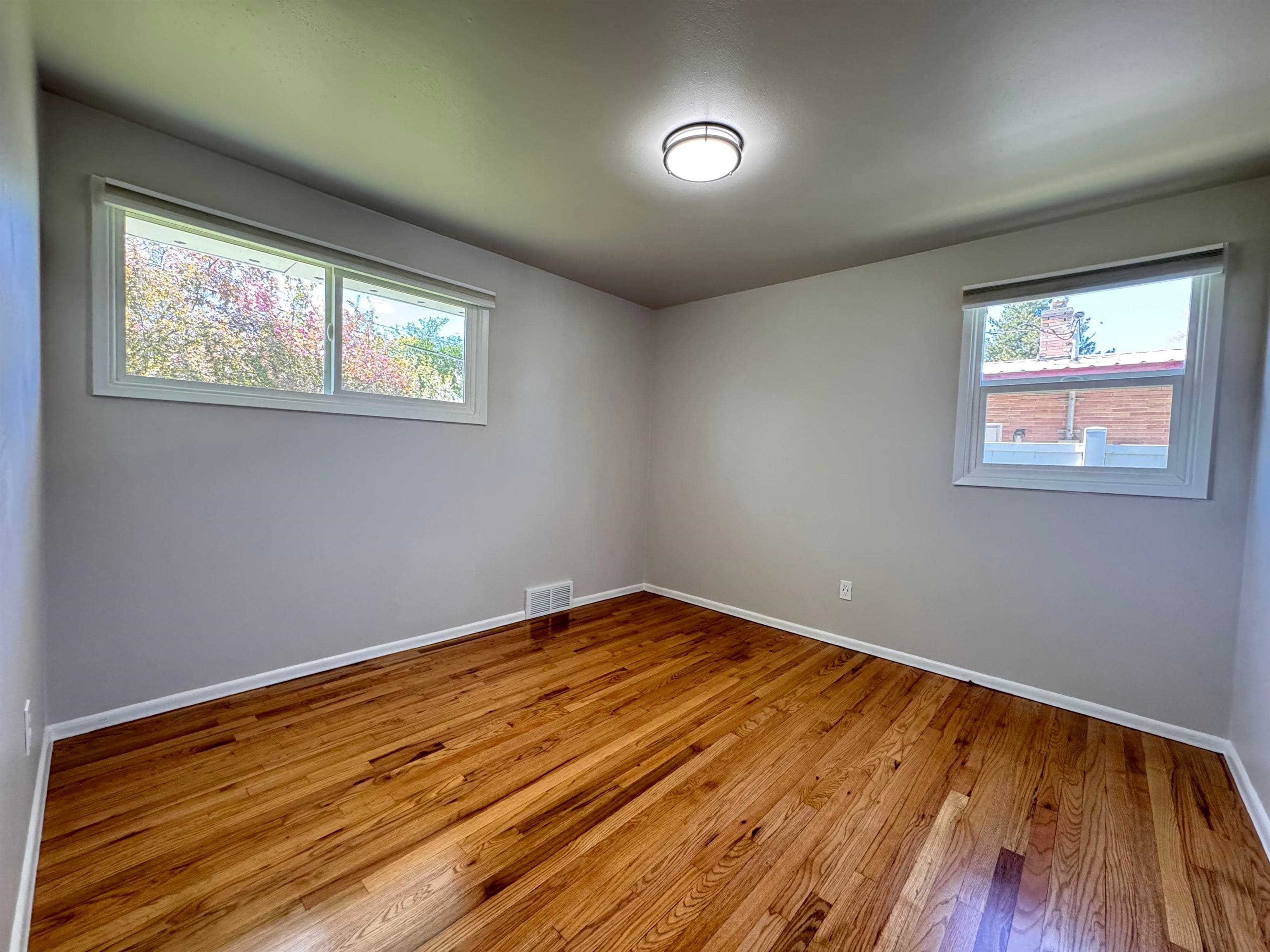 2921 W Bismark Ave - Photo 12