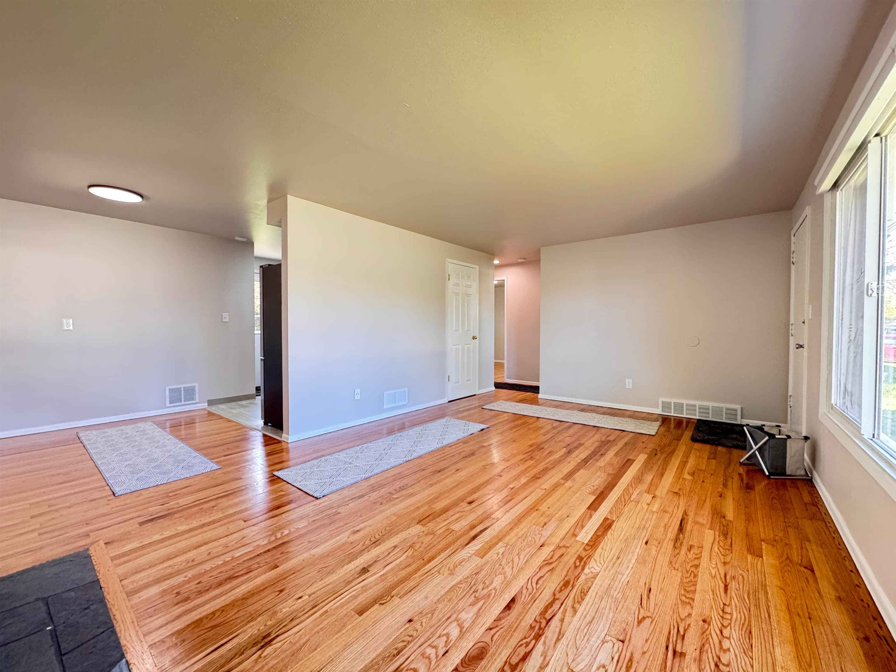 2921 W Bismark Ave - Photo 3