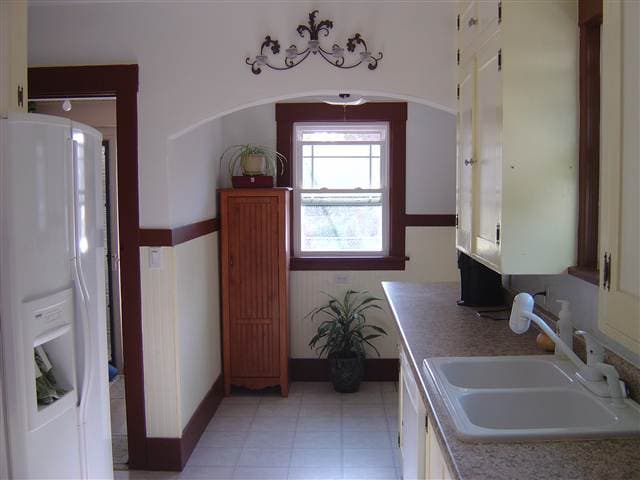 5027  N MARTIN St - Photo 2